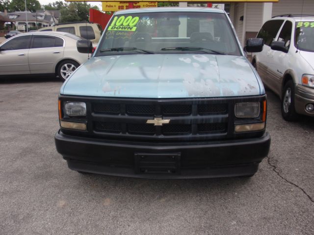 1992 Chevrolet C1500 2010 Volkswagen SEL