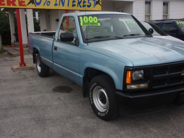 1992 Chevrolet C1500 2010 Volkswagen SEL