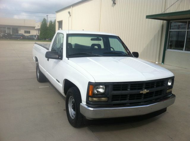 1995 Chevrolet C1500 2010 Volkswagen SEL