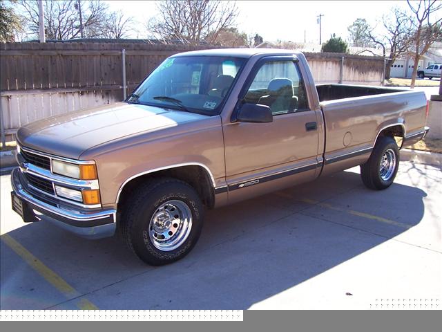 1995 Chevrolet C1500 FWD 4dr SL SUV