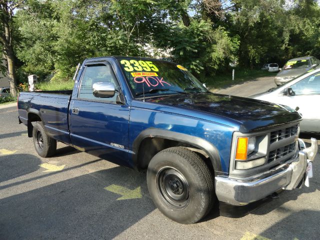 1995 Chevrolet C1500 2010 Volkswagen SEL