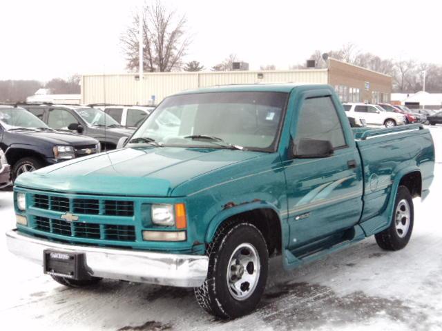 1995 Chevrolet C1500 AWD 4dr S