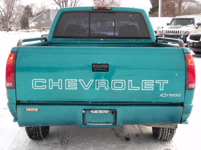 1995 Chevrolet C1500 AWD 4dr S