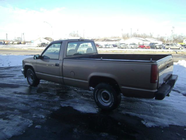 1996 Chevrolet C1500 2010 Volkswagen SEL