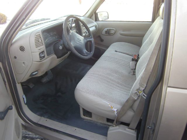 1996 Chevrolet C1500 2010 Volkswagen SEL