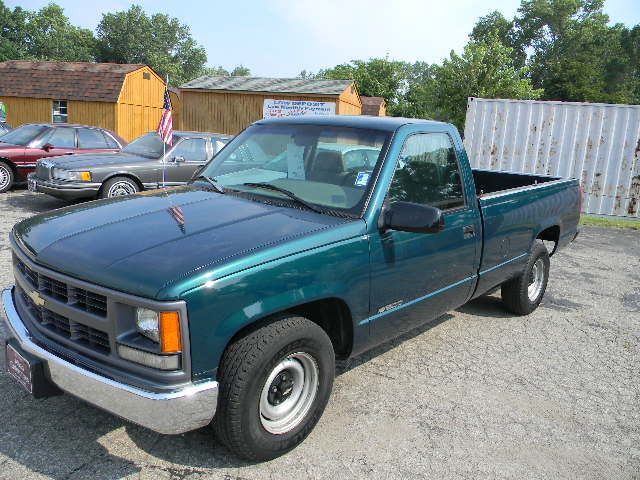 1996 Chevrolet C1500 2010 Volkswagen SEL