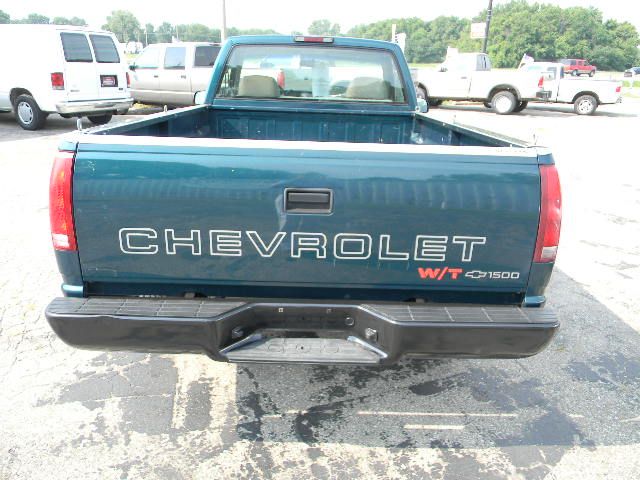 1996 Chevrolet C1500 2010 Volkswagen SEL