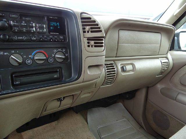 1998 Chevrolet C1500 2500 LS 4WD