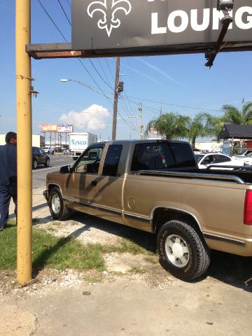 1999 Chevrolet C1500 4dr Sdn Auto GLS w/XM