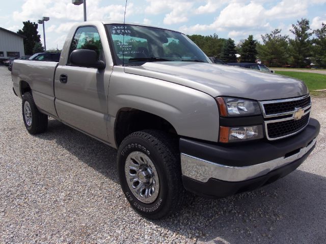 2007 Chevrolet C1500 2011 Toyota Limited