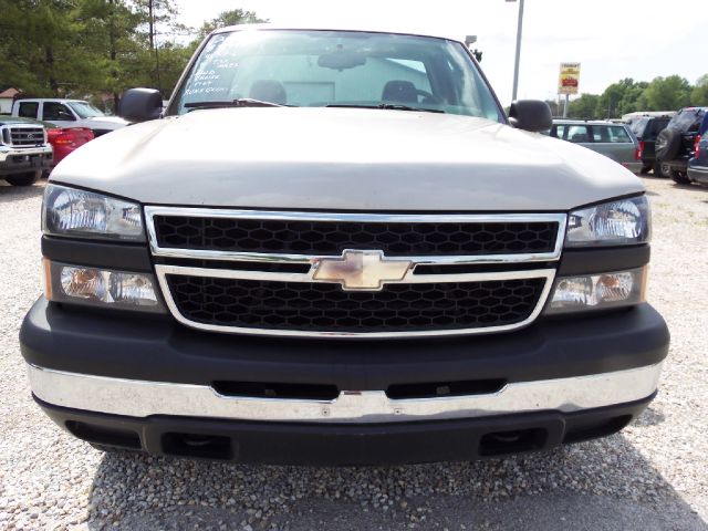 2007 Chevrolet C1500 2011 Toyota Limited