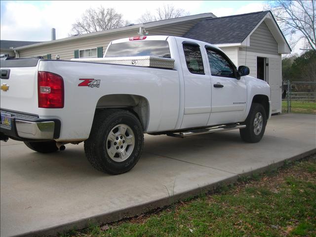 2008 Chevrolet C1500 L AWD Sedan