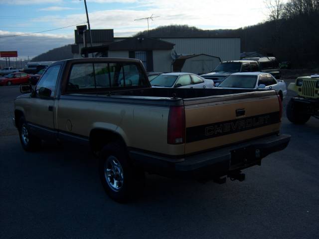 1988 Chevrolet C2500 4WD 4dr Sport