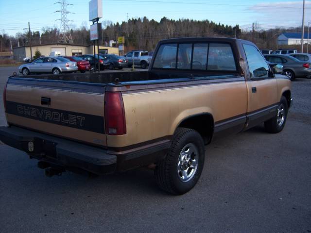 1988 Chevrolet C2500 4WD 4dr Sport