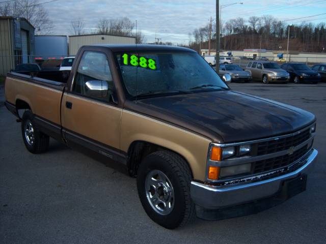 1988 Chevrolet C2500 4WD 4dr Sport