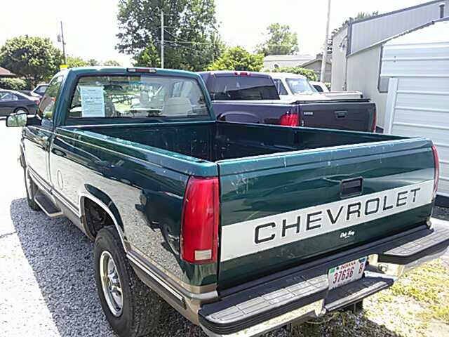 1997 Chevrolet C2500 Base