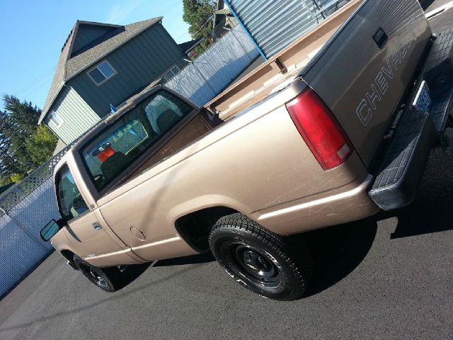 1997 Chevrolet C2500 Lariat 4D Crew Cab Truck