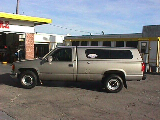 1998 Chevrolet C2500 4WD 4dr Sport