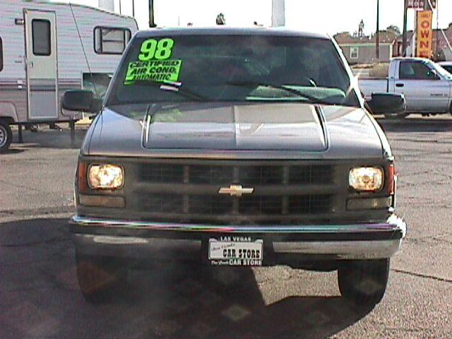 1998 Chevrolet C2500 4WD 4dr Sport