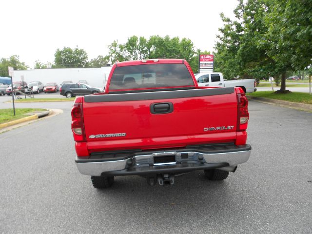 2003 Chevrolet C2500 Shuttle Bus