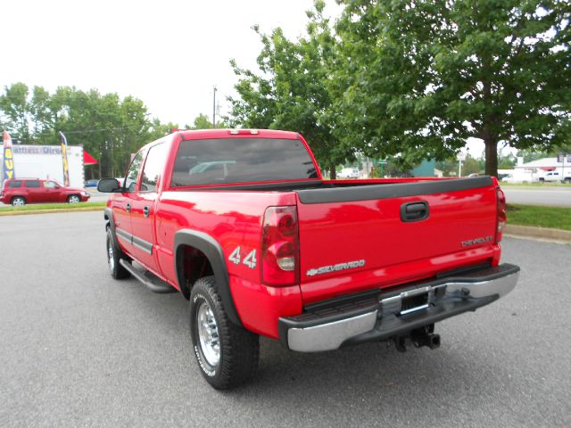 2003 Chevrolet C2500 Shuttle Bus