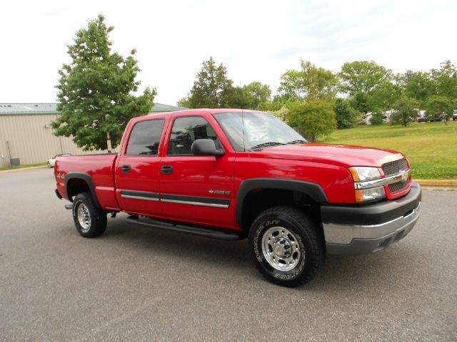 2003 Chevrolet C2500 Shuttle Bus