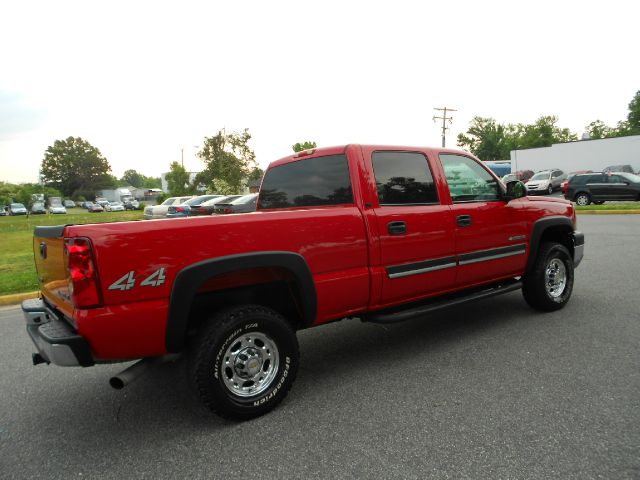 2003 Chevrolet C2500 Shuttle Bus