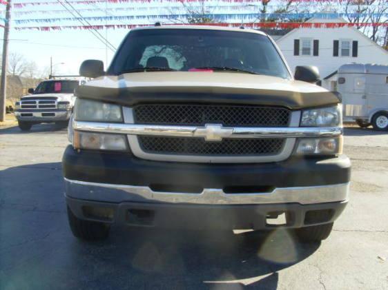 2004 Chevrolet C2500 Unknown