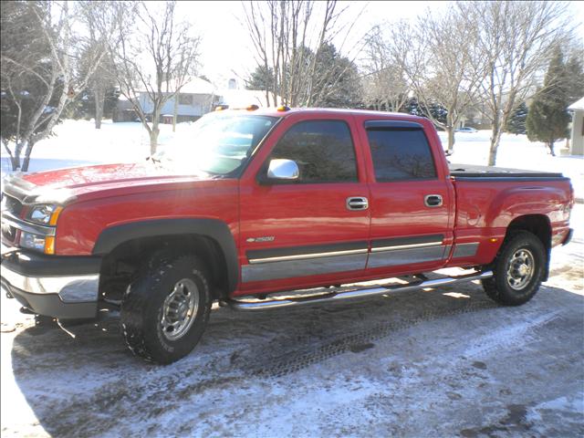 2004 Chevrolet C2500 SLT Leather Cold Package