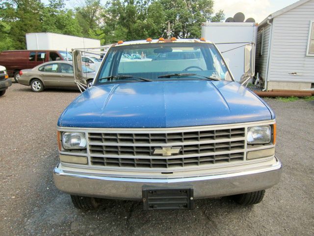 1990 Chevrolet C3500 Lariat 4D Crew Cab Truck