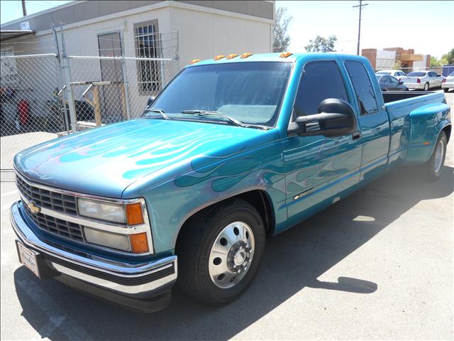 1993 Chevrolet C3500 SE FWD