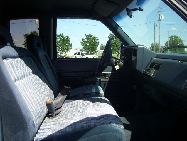 1993 Chevrolet C3500 4dr Sdn Auto GLS w/XM