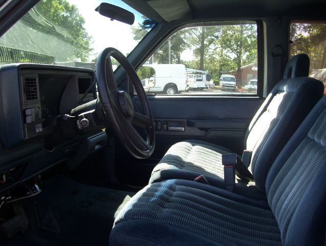 1993 Chevrolet C3500 4dr Sdn Auto GLS w/XM