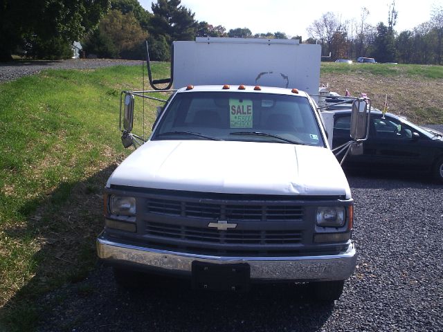 1999 Chevrolet C3500 Lariat 4D Crew Cab Truck