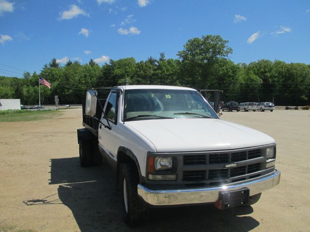 2000 Chevrolet C3500 Lariat 4D Crew Cab Truck