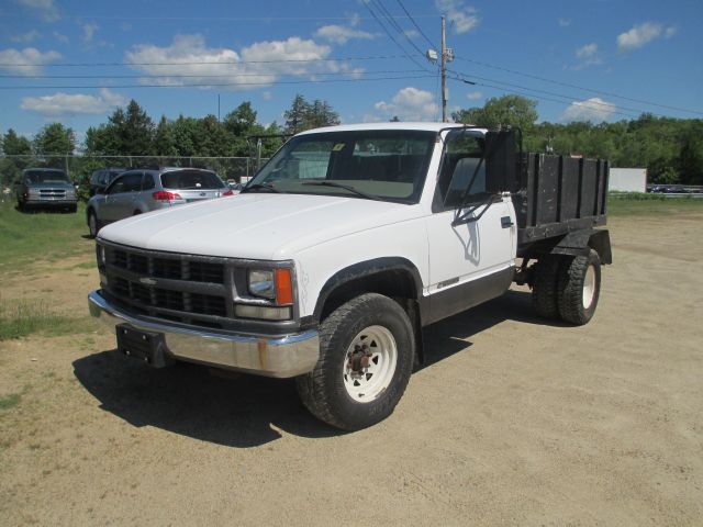 2000 Chevrolet C3500 Lariat 4D Crew Cab Truck