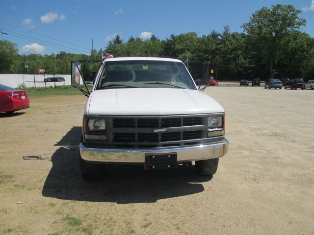 2000 Chevrolet C3500 Lariat 4D Crew Cab Truck