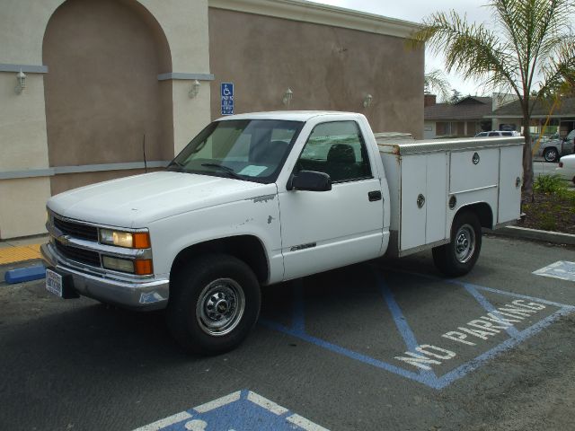 2000 Chevrolet C3500 Lariat 4D Crew Cab Truck