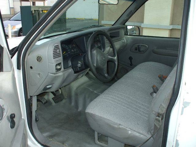 2000 Chevrolet C3500 Lariat 4D Crew Cab Truck