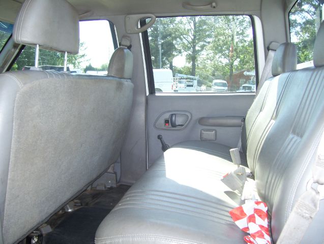 2000 Chevrolet C3500 Signature L Sedan 4D