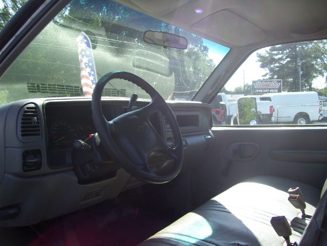 2000 Chevrolet C3500 Signature L Sedan 4D