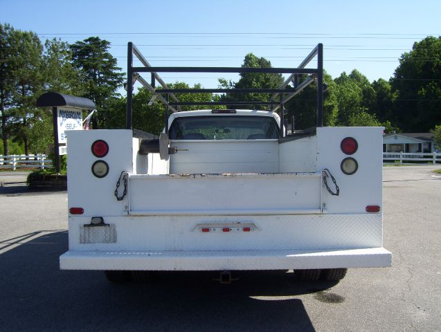 2000 Chevrolet C3500 Signature L Sedan 4D