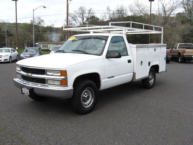 2000 Chevrolet C3500 Base