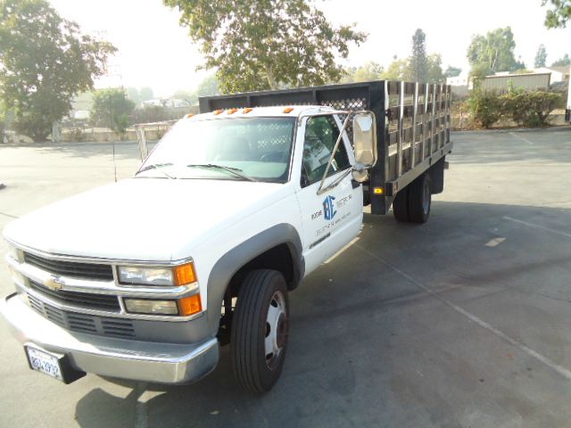 2000 Chevrolet C3500 Lariat 4D Crew Cab Truck