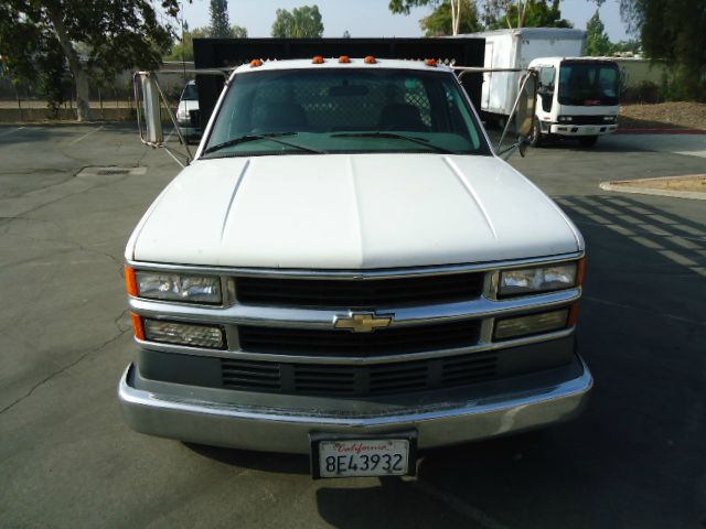 2000 Chevrolet C3500 Lariat 4D Crew Cab Truck