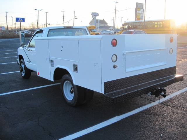 2000 Chevrolet C3500 Base