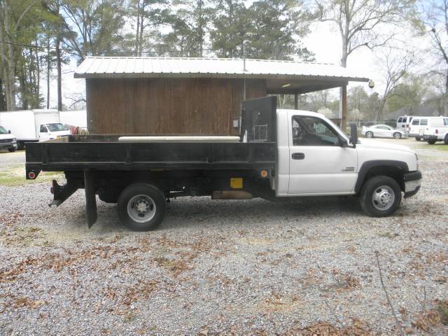 2007 Chevrolet C3500 Ext Cab 123 WB SL