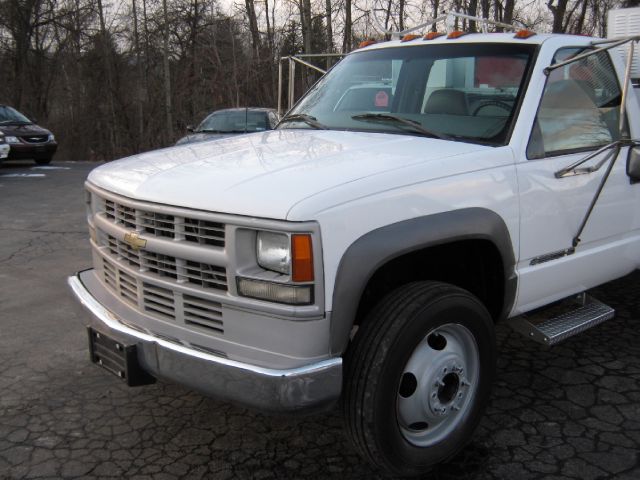 2000 Chevrolet C3500HD Lariat 4D Crew Cab Truck