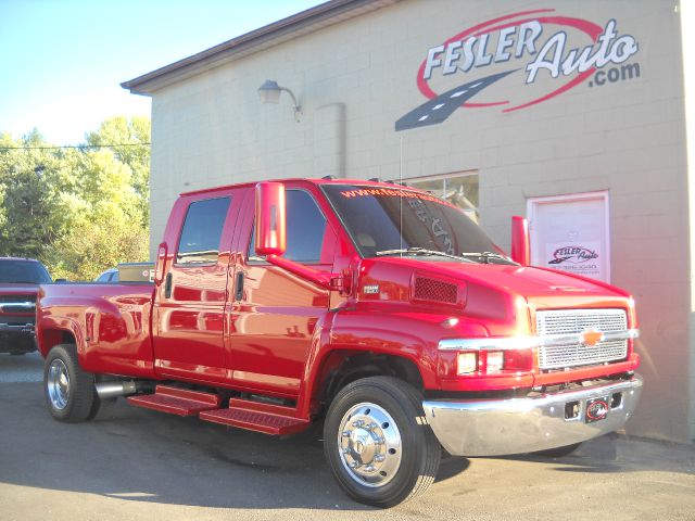 2004 Chevrolet C4500 I SV 4-door