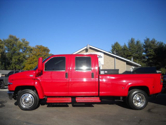 2004 Chevrolet C4500 I SV 4-door